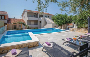 Beautiful Apartment In Blace With House Sea View